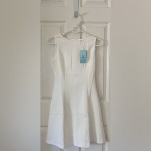 Elegant White Sleeveless Dress